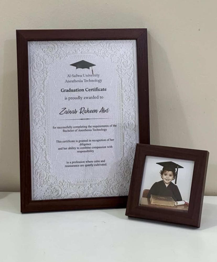 اطار خشب حجم صغير يفيد للتخرج
سعر القطعه ٤٥٠٠
لتحب تحجز هسه فقط حجز 
توصيل راوه الف عنه الفين اقضيه ٣


**إذا كنت صاحب هذا الإعلان وتريد حذفه لأي سبب، رجاءا أرسل رسالة إلى الدعم الفني**