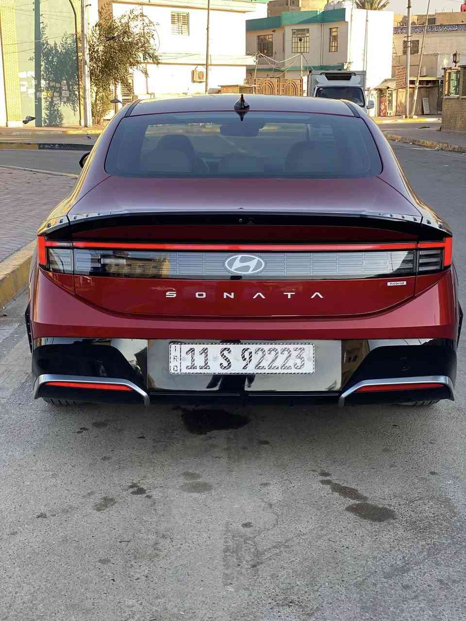 هونداي سوناتا هايبرد 2024 بيع فقط
HYUNDAI Sonata hybrid  2024
🚘وارد امريكي بيها فقط بارد وتكحيل بلبنيد دعامية مبدلة 
🚘 الممشى 19.000km  
🚘 موديل 2024 
⚙️ حجم المحرك 2.0L  هجين 🌿
⚙️ مرتبط بناقل حركة أوتوماتيك 
⚙️ يبلغ عزم الدوران 393 نيوتن/ متر 
🐎 بقوة 195 حصان 🐎🐎
🔑 مفتاح التشغيل بصمة 
🚗 دفع ثنائي FWD 
‼️ اريل نفكيتر 
📍رادار امامي 
📍رادار خلفي 
📍رادارات جانبية  
💡لايت زينون + LED متصل 
🔦️ بك لايت LED متصل 
🚘 دخول بصمة ذكي 
🛞 حجم الاطار 215/55R17
🛞 ويل كب 17
🛞 4 دسك
🛞 حساسات ضغط الاطارات 
✨️ المرايا قابلة للطي 
🎈عدد AIR BAG 6
🚗 هاند بريك كهرباء 
🚗 ا ABS 
🖥 دشبول شاشة
🖥 شاشة 
📷 كاميرا دوارة 
💡الانارة الداخلية LED 
⭕️ مقود جلد حياكة 
🛣 مثبت السرعة Cruise 
🎶 المودات والاوامر الصوتية 
🎶ا Bluetooth    
🔋شاحن هاتف Wireless 
⚡️مخرج منفذ الطاقة 
🔍فحص نظام السيارة 
💺تتسع المقصورة ل 5 ركاب
💺المقاعد مخمل ابيض
💺حركة المقاعد الأمامية كهرباء 
‼️ المرآة الوسطية أوتو دم 
❄️ تبريد شاشة مناخين منفصلين 
❄️ قطعتين تبريد 
❄️ تبريد خلفي
🚘 أوضاع القيادة Drive Mode 
🚘 أوتو هولد Auto Hold  
⛷️ نظام مانع الانزلاق 
🥤حاملات الأكواب
🚘 تطعيم الدواخل بالخشب الطبيعي 
🚘جميع الارباكات سليمة 

 السيارة رقم بغداد بأسمي تحويل مباشر

السعر (215 ورقة )بيها مجال بسيط

شاصي ؛ KMHL34JJ7RA099678
صور الحادث موجودة
للاستفسار :-***********
مكان السيارة بغداد الاعظمية
