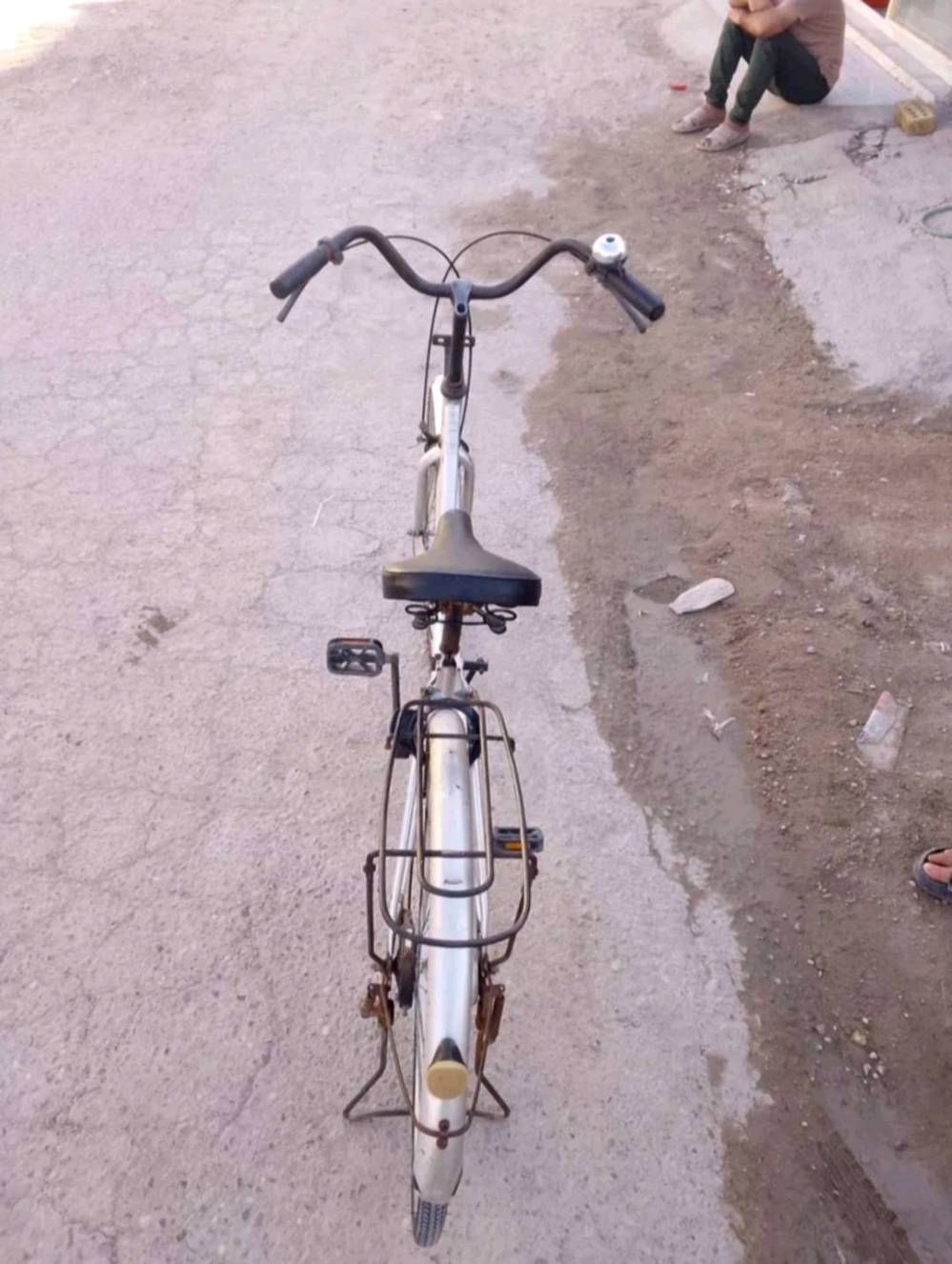 السلام عليكم بايسكل للبيع بناتي حجم 26 بايسكل نضيف مال باله قبل شهر جبته من الباله سعره 70 بي مجال للطيبين الرقم *********** فقط واتساب. المكان بغداد الدوره