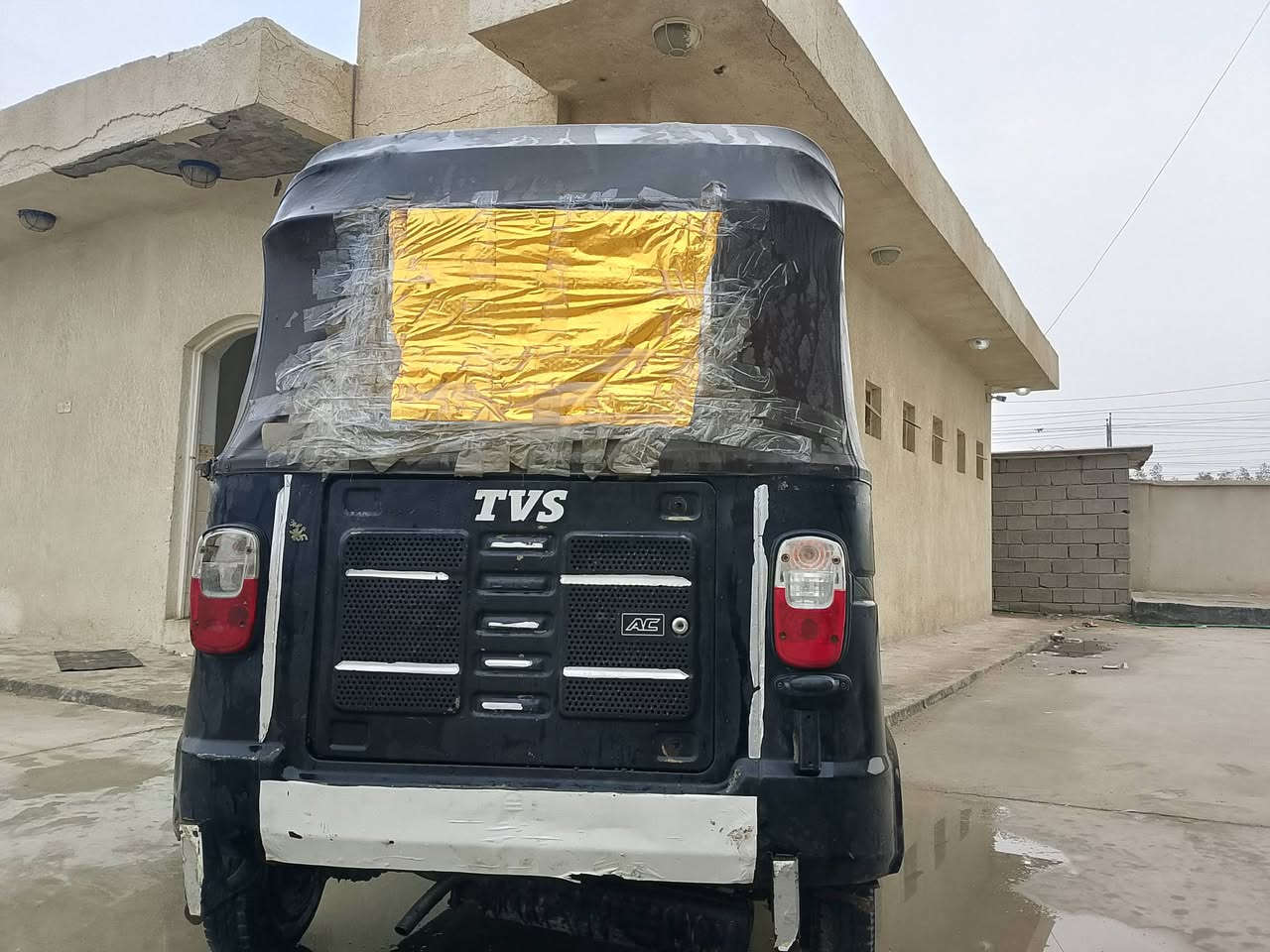 السلام وعليكم 

تكتك تي في اس مديل 20 اوراق بسمي محرك مديل 23 
السعر 3٫800 وبيه مجال حك الجيه العنوان بصره الهارثه الماجديه الأولى  ***********
