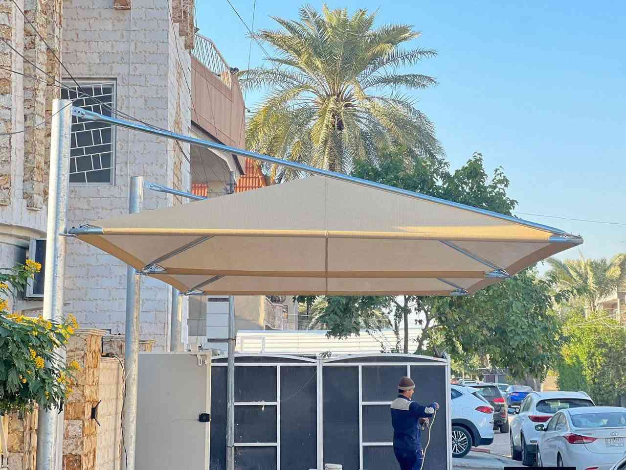 🔥خصم خاص للقياسات الكبيرة 🔥
                          ***********
                      🏖️مظلات العمران 🏖️
                 مختصون في صناعة المظلات
المظلات الثابتة الهرمية ⛱️ المظلات المتحركه🏖️
 ذات الطابع الحديث التي تحمي السيارات 🚘 والنباتات🪴 من اشعة الشمس🌞 والامطار ⛈️
 وتمتاز بالاتي :-
1️⃣ القماش استرالي 🇦🇺 مصنوع من خيوط ( البولي اثيلين )
والقماش الكوري الالترا🇰🇷 المقاوم  للأجواء الصحراويه والجافه والتي تعزل اشعة الشمس🌞 وتبقي درجة الحرارة معتدله تحت المظله لاحتوائها على مسامات تسمح بتسريب الهواء 

2️⃣ ضمان حقيقي للقماش الاسترالي  5 سنوات
ضمان حقيقي للقماش الكوري الالترا 6 سنوات
3️⃣ تكون الاعمدة  عبارة عن بوري 
(5-6أنج) سماكة ( 4 ملم) مغلون ضد الصدأ لا يحتاج للطلاء او الصيانة 
4️⃣ يكون الحديد الفريم عبارة عن بوري ( 2 )أنج وسماكة ( 2 ) ملم مغلون
5️⃣ يكون التثبيت من جهة واحدة 
6️⃣ يكون التثبيت عن طريق المفاصل المرنة دون الحاجة الى اللحام على هيئة براغي🔩🔧
7️⃣ كادر مختص باخذ القياسات والتنفيذ  👨🏼‍🔧 
8️⃣ ما عليك سوى الاتصال وسيأتيك المندوب لباب بيتك لاخذ التفاصيل المطلوبة للعمل 
 
9️⃣ للحجز والاستفسار الاتصال على الرقم واتساب ***********
#مظلات #تعريشة #قمرية #بيركولا #بيرغولا
