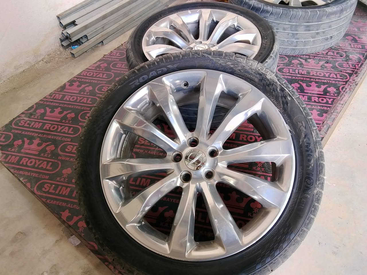 السلام عليكم🙋‍♂️
تايرات حجم 20 مال اوباما🛞للبيع💸
نضافتهن 100/90✅
جدد هنه ول ويلكب ✅
نضاف تايرات ول ويلكب✅
السعر/600💸
العنوان/البصرة ابو الخصيب صناعيه حمدان🏡
الرقم☎ للستفسار/*********** ابو علي📞
