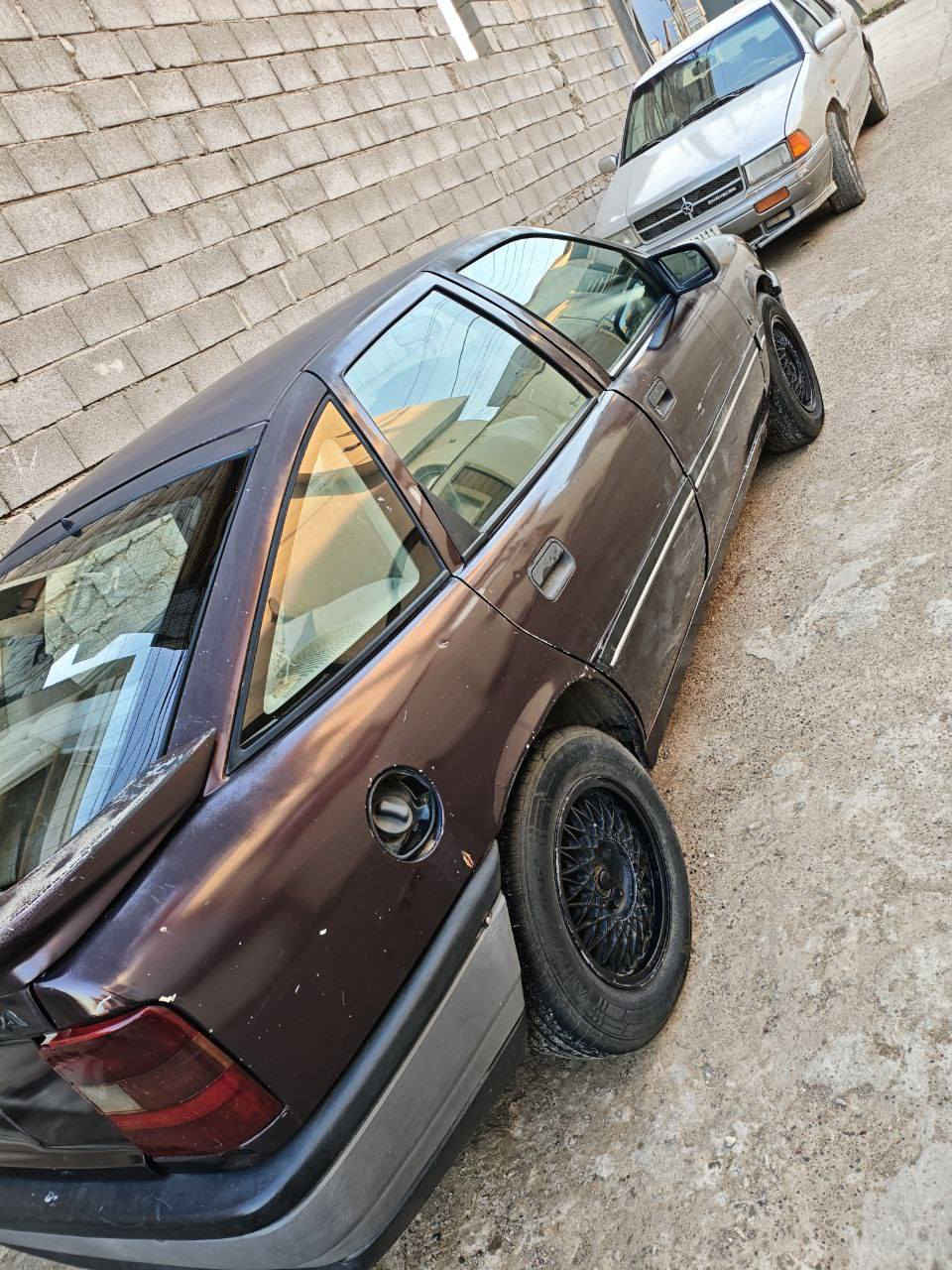 فكترا موديل 90حجم 20 كير توماتيك جامات امامية كهرب
رقم ابيض الماني
مصبوغة عام جمالية 
سنوية ساقطة 
شرعي موجود شرط تحويل
المكان موصل حي الفلاح الثانية 
السعر 33 و بيها مجال بسيط
***********
