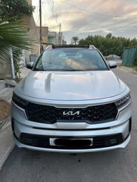 سورنتو ٢٠٢٣ • ماشي ٥٢٠٠٠ • خليجية بصمه