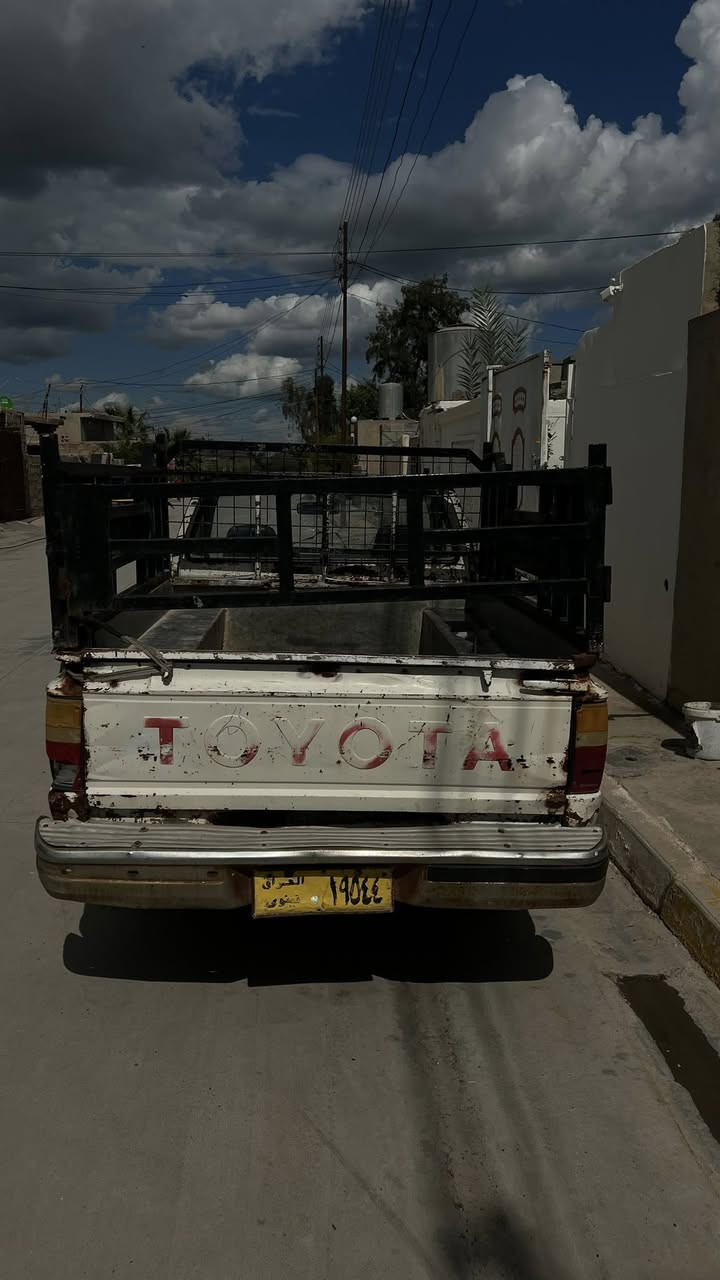 سلام عليكم ورحمة وبركاته سيارا بكم88 نضيفه محرك اكسل صدر مانقصه شي تيرات فوك نص عمر سيارا سنويه مجودا بس راعيها ما ندلو مكان كركوك الحويجه ***********رقم مبايل سعر 24بيها مجال
