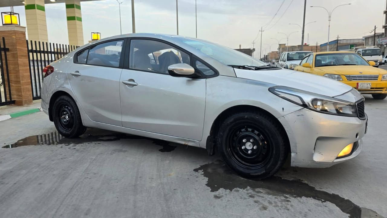 السلام عليكم
كيه سيراتو موديل 17 خليجيه
رقم مثنئ دولي اشاير بل مري شاشه كامره
محرك 600 بنيد مبدل ورشات صبغ
مكان السياره السماوه السوير
للاستفيار ***********
