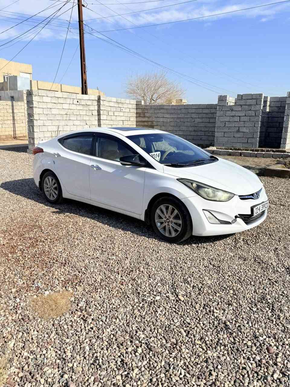 السلام عليكم..
النترا موديل 2014 خليجي 
فول مواصفات فتحة وبدون بصمة 
تبريد قطعتين 
محرك 1800
بيها جاملغ امامي جهة السايق مبدل بلادي شركة 
محرك مفتوح ومعمر جديد 
رقم اربيل سنوية وهزة جديدة 
تحويل او وكالة 

السعر 123 وبيها مجال 
للاستفسار 
***********
