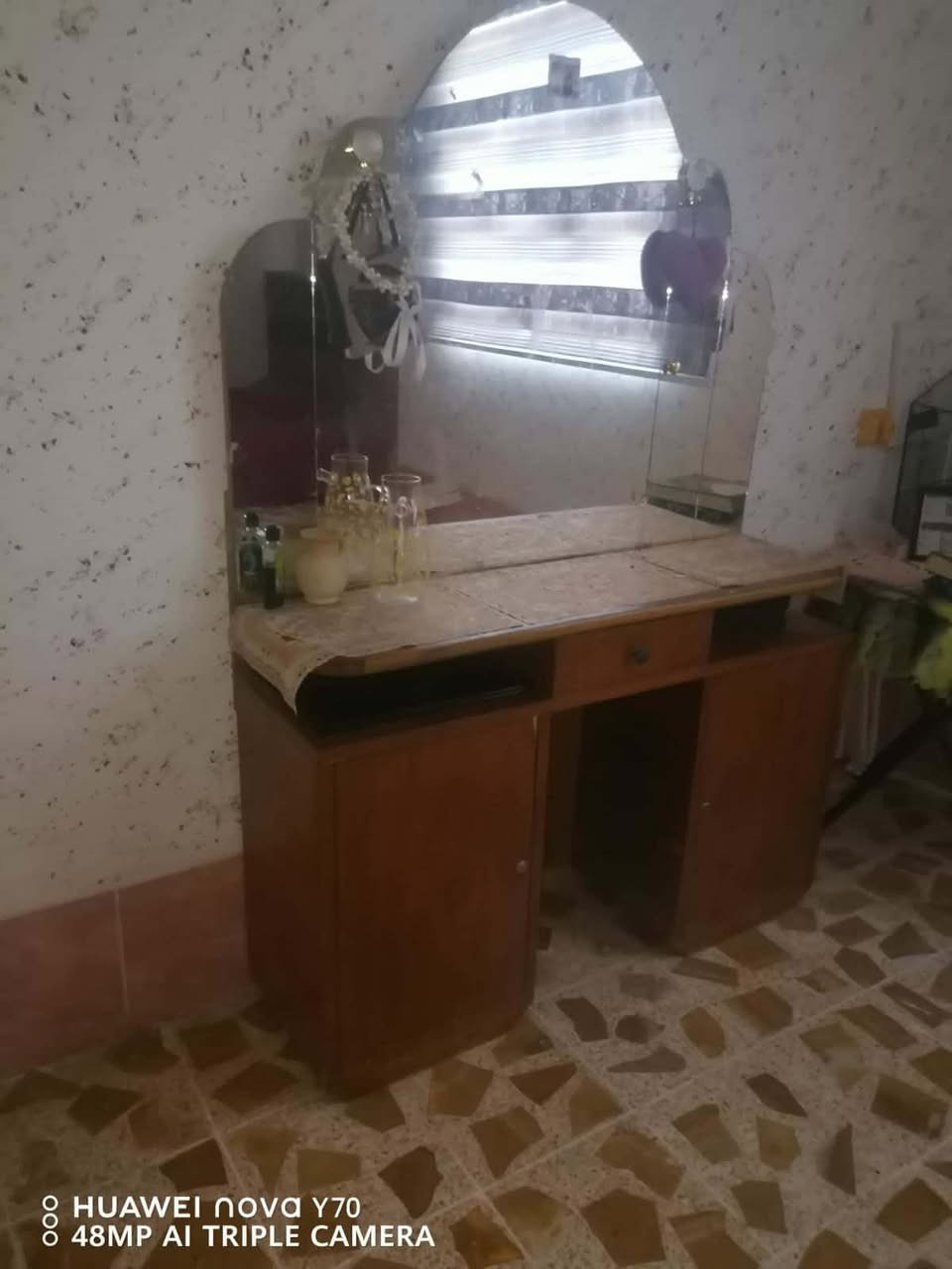 غرفه نوم للبيع سعر 150 نهايتو عنوان موصل سادة بعويزه
الي عندو اغراض للبيع يدزلي خاص ابيعو اخد عموله بسيطه


**إذا كنت صاحب هذا الإعلان وتريد حذفه لأي سبب، رجاءا أرسل رسالة إلى الدعم الفني**