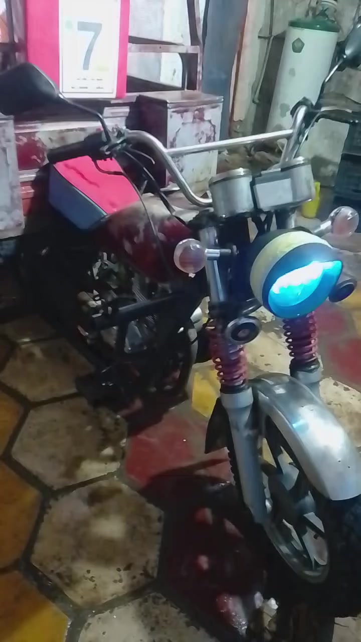 السلام عليكم ستوته جمره موديل 12 اوراق كامله ركبه شاصي مكفولات كهربائيات ضفيره كلها جديده باتري جديد مكينه 17 تخبل ناعمه الستوته جاهزه 
كلشي واضح بل فديو 
السعر 850 
***********

***********
