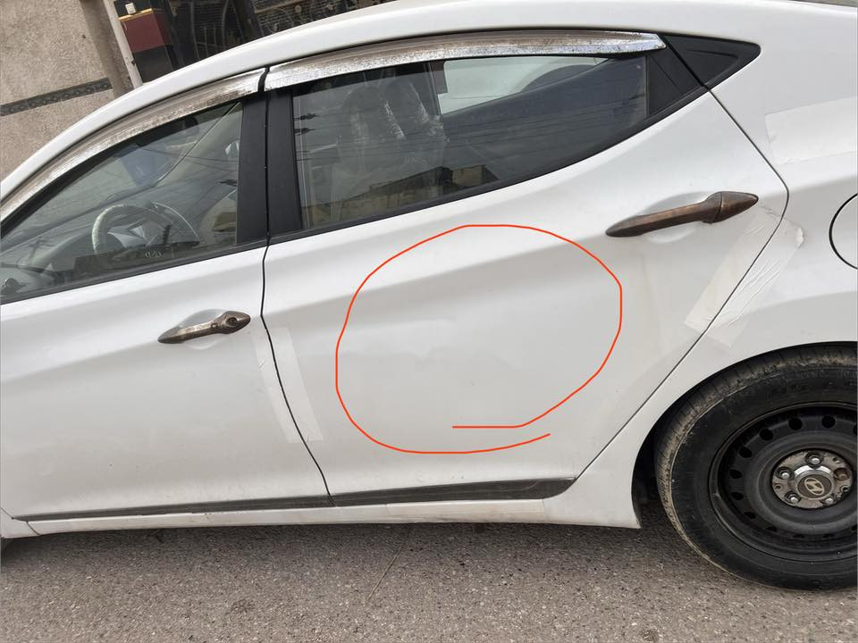 النترا 13 خليجي بيها باب خلف السائق صبغ وبيها باردات وتكحيلات ماشيه 220 مكينه 1600 دوش مكان السياره مدينه الصدر رقم الهاتف ***********
