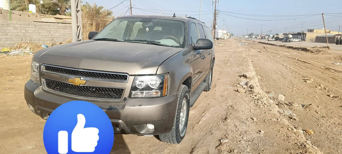 تاهو طويل 2009 ادوات  مكفوله من الكص نقص جامه خلفيه كزوز يحتاج لحيم مكسور مكينه تحتاج ادامه بخاخات بلكات سعرها 45 فقل ***********
