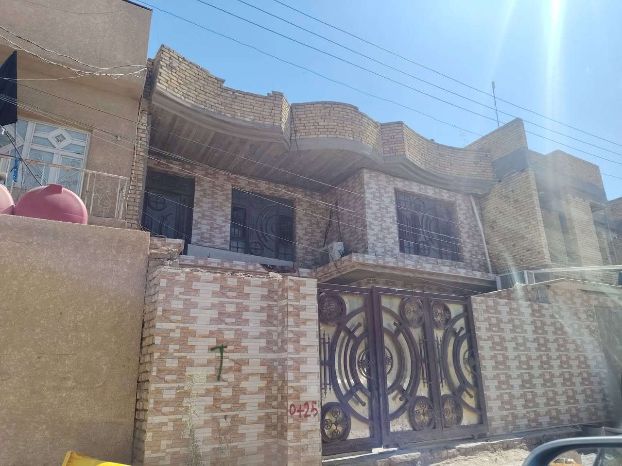 بيت مساحة 200 جديد بناء سنة 2016 طابقين
الطابق الأول : غرفتين+استقبال +صاله+ مطبخ+ مجموعة صحية داخليه وخارجيه +كراج كبير
الطابق الثاني : ٣ غرف نوم + سطحين
مطلوب مبادرة مسدد منه شهر فقط
المقدمة ٧٥  الباقي على المشتري تسديد شهري 438 ألف
حي الحوراء الأولى - شارع المدارس اول فرع جهة كورنيش الدجيلي
للاستفسار
***********
***********
