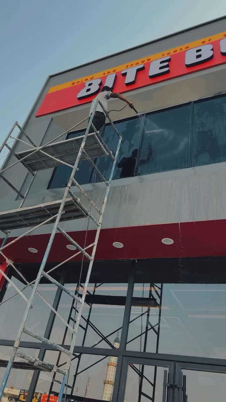 #اثناء_لعمل 
 #قسم_تنظيف_المنازل_محافظة_واسط
#دار_القمة 
الخدمات تنظيف ما بعد الانتهاء من البناء خاصة للبنايات والشركات و المنازل و الشقق السكنية.

-نقلة نوعية في ازالة التكلسات .
تنظيف الواجهات و الزجاج بأحدث الاجهزة و المواد المختصة من مناشئ عالمية. 

-يتم تحديد الاسعار عن طريق ارسال القسم المختص للكشف و المعاينة.
للحجز و للأستفسار ارسل رسالة او اتصل على رقم 
***********\  ***********
