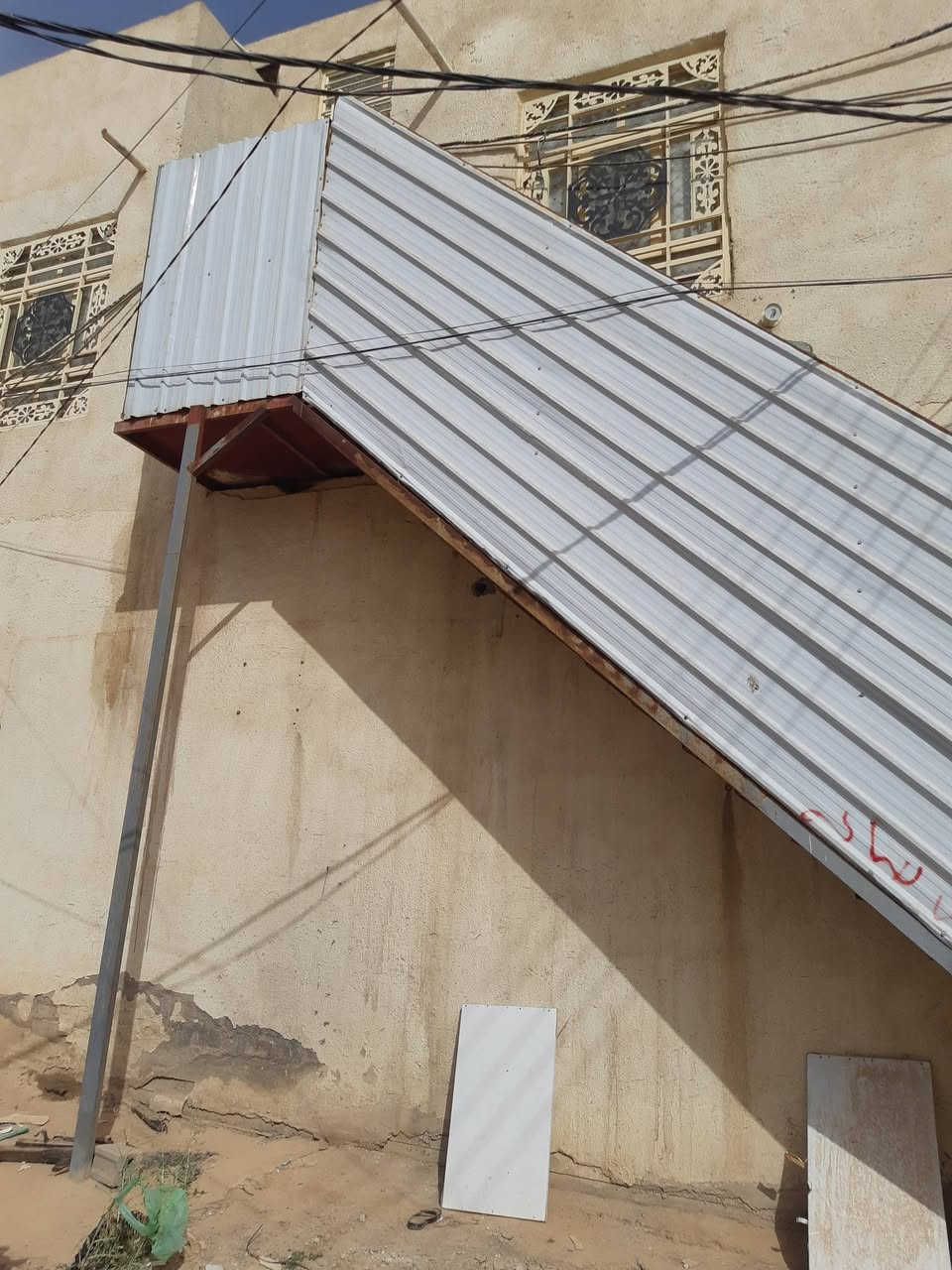 سلام عليكم درج عمل اشتغله قبل سنتين شغل توصا آلله شاهد مليون و١٠٠ مع صحن ٢ونص بمتر ارضيه الصحن حديد ثقيل وشخاط ويا باب مدخل الصحن سبب البيع بعت البيت وأريد اشيله ٧٥٠ وبي مجال مكاني كربلاء حي الإطارات ***********

