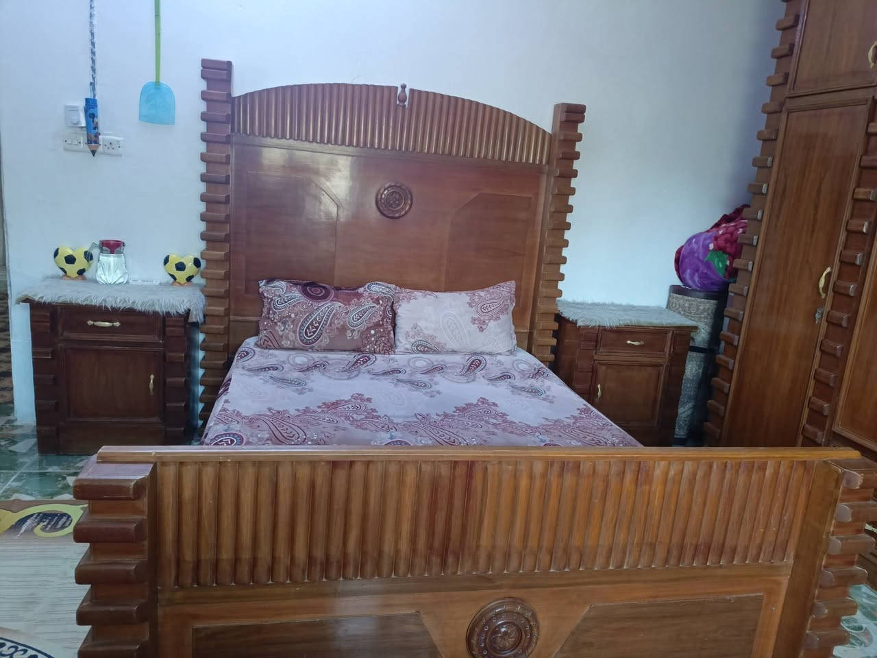 سلام عليكم غرفة نوم مستعملة للبيع صاج ثقيل ستة ابواب
السعر مليون و 800 وبيهة مجال 
المكان الديوانية ‏‪***********‬‏
