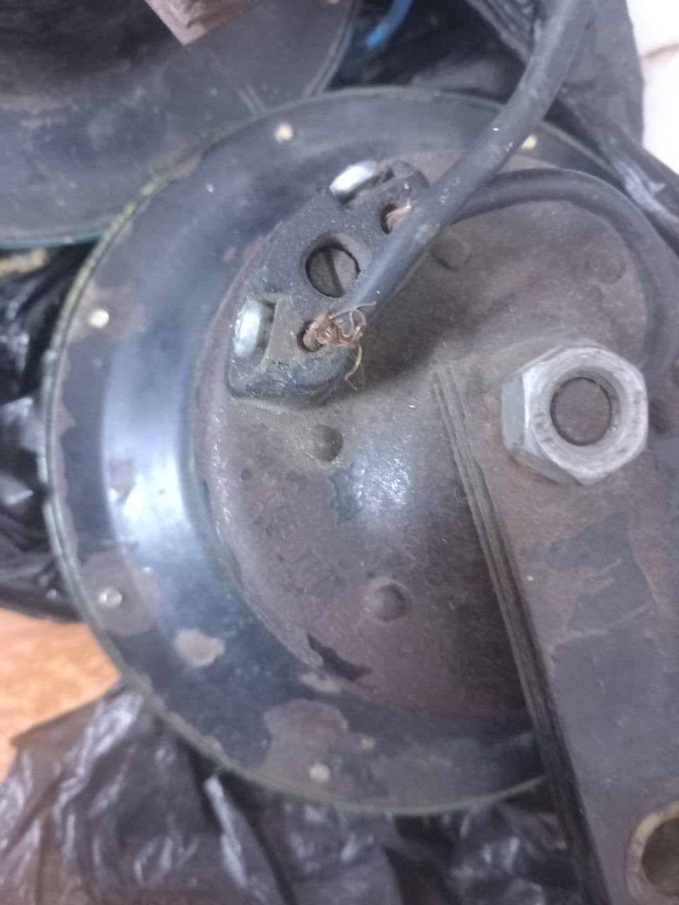 السلام عليكم هورنات جنح محور أقراص نغمه ناعمه فقط أو يحتجلهن تقسم لئن جنت تاركهن السعر خاص او اتصال عل رقم.  ***********. مكاني بغداد
