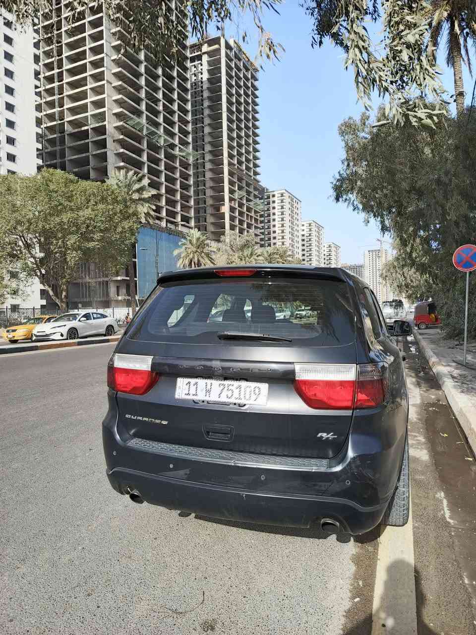 سلام عليكم للبيع قسط دوج دورنكو موديل 2013 السيارة فول 1/1 بصمة فتحة 7 راكب السيارة محرك هيمي 8 سيارة جاهزة تبريد حدادية كير محرك مكفولات مقدمة 75 مكاني بغداد ***********
