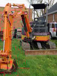 حفاره مع عربانة نقل للبيع نضافه فول ال فول   اي استفسار اتصل0781664231...