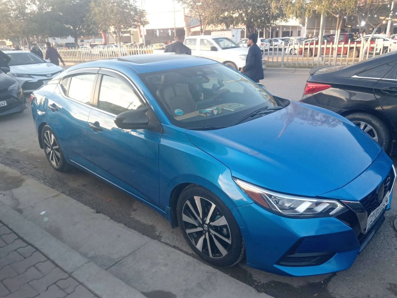 السلام عليكم
سيارة سنترا للبيع موديل ٢٠٢٢
ماشيه ٥٧ الف ميل
فول مواصفات
 Sv
 رادارات شغاله كلها
رادار امامي وخلفي ويمين ويسار كلها شغال
القماره اسلايت فتحه ام التنته
الداخل مشمشي شركة
اكشانه واستيرن تبريد وتدفئه
ضررها بنيد مبدل جاملغات الأمامي بيهن صبغ وارباك استيرن طاك
السعر ١٣٥ ورقة وبيها مجال
رقم أربيل مع دفتر بانزين
رقم الموبايل ***********
