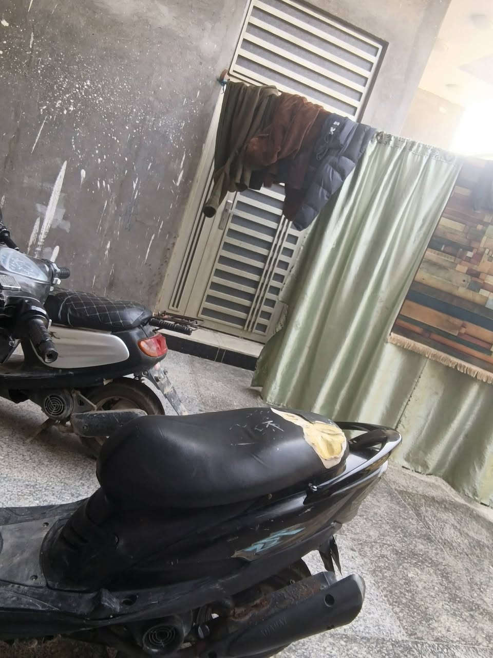 ماكس عدله بلاديه مكينه بلاديه بس ولف الاستيك مبدل شغال كهربائيته سلف هندر مكان بصرة حيانيه  سعر 625 دراجه حلوه ونضيف نهضته قويه ***********
