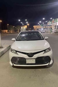 للبيع تويوتا كامري ٢٠١٨ وارد امريكي   فوووول مواصفات  فئة XLE محرك 4 س...