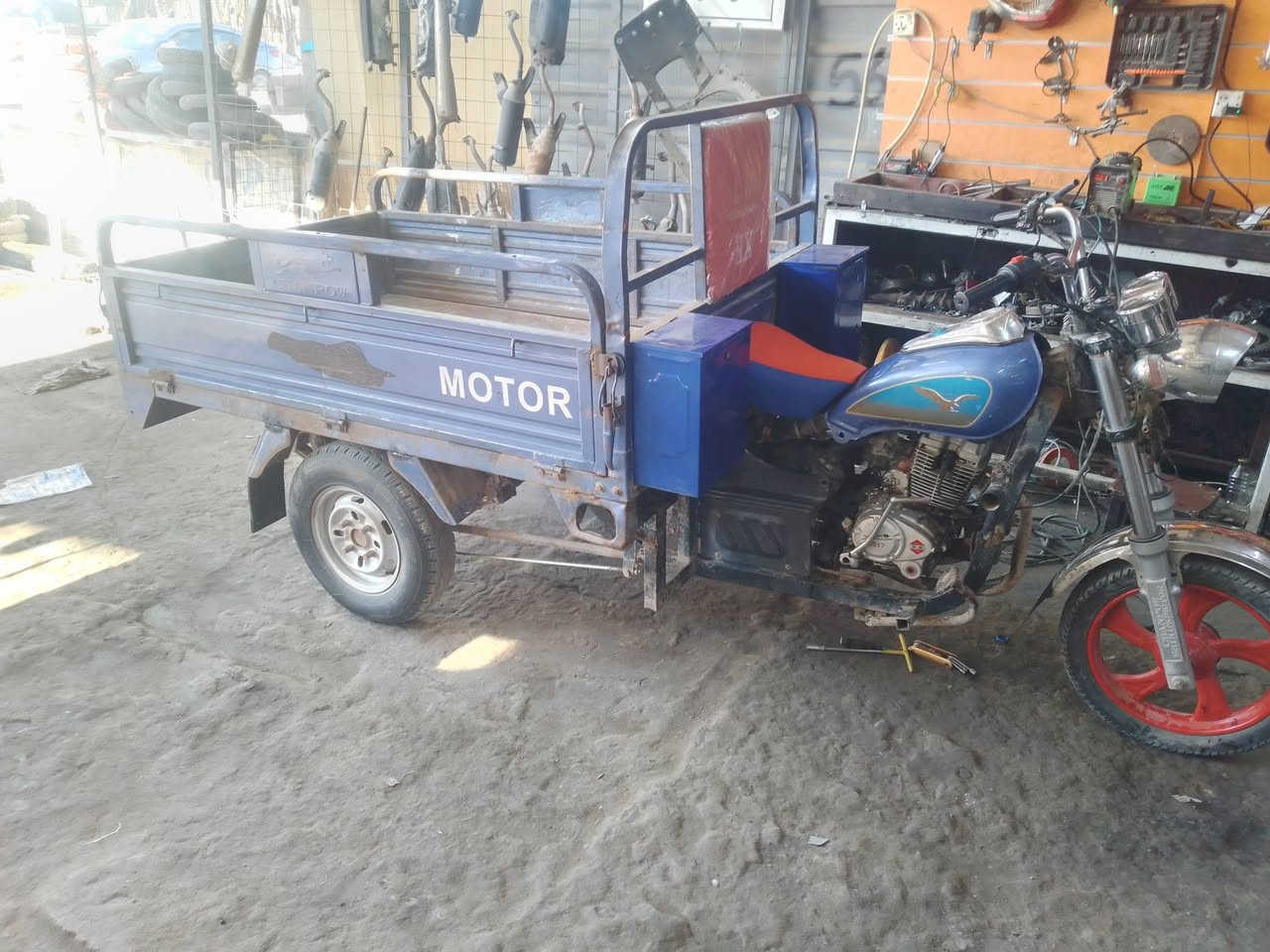 اسلام عليكم ستوته موديل 17شهر العاشر بيها حادث عواج بل ماشه شويه اوراق كامله السعر 800 وبيها مجال 
المسيب حي العسكري ***********
