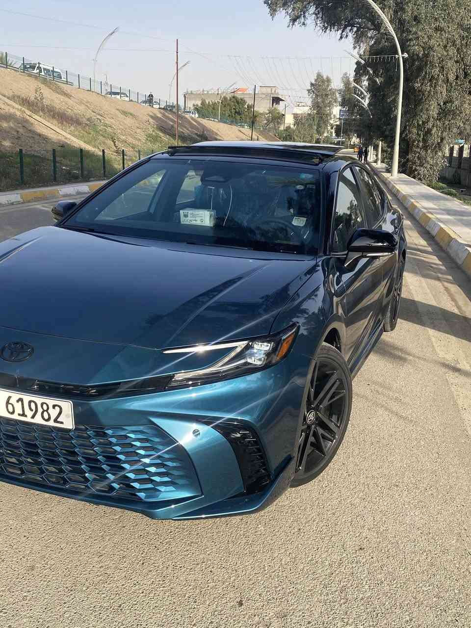 𝟐𝟎𝟐𝟓 𝐓𝐎𝐘𝐎𝐓𝐀 𝐂𝐀𝐌𝐑𝐘-𝐗𝐒𝐄
تويوتا كامري (XSE) موديل : 2025

وارد : امريكي

اللون : ازرق جويتي  

عداد المسافة : 6000 ميل سيارة بعدها زيرو جديده

البجم كلة مغلف PPF

حجم المحرك : 2.5L (4.سلندر) هايبرد

 ملاحطة السيارة : الضربة خلفية بسيطة  بدون شواصي بدون ايرباك صور الحادث بالمنشور موجودة 

التصليح كالاتي:

 الجنطة والدعامية الخلفية فقط صبغ فقط   يعني قطعة وحده صبغ وباقي بارد بالجاملغات الخلفية 

كافة الايرباكات سليمة %100

المواصفات : 𝐗𝐒𝐄

فول فول مواصفات 1/1

نظام مراقبة انتباه السائق Driver Monitoring System (DMS)
فتحة سقف بانورما

داخل ليـــد بيلادي

كيـــج الـــكتـــرونـــي

شـــاشـــة كبير لمـــس

شحن وايـــر ليـــس

كاميرات 5 (امامية ،جوانب ،خلفية )360درجة

ابـــواب  بصمة

بصمة تشـــغيـــل 

تشغيل عن بعد (𝐑𝐄𝐌𝐎𝐓𝐄 𝐒𝐓𝐀𝐑𝐓)

هاند بريك بصمة

اوتو هولد (𝐀𝐔𝐓𝐎 𝐇𝐎𝐋𝐃)

اوتو ستارت (𝐀𝐔𝐓𝐎 𝐒𝐓𝐀𝐑𝐓)

اوتو ستوب (𝐀𝐔𝐓𝐎 𝐒𝐓𝐎𝐏)

رادار امامي (تحديد مسار)

‏‎رادار جانبي (نقاط عمياء)

‏‎رادار خلفي (التحذير من الاصطدام)

‏‎حساسات امامي

‏‎حساسات جانبي 

‏‎حساسات خلفي 

نظام (𝐄𝐂𝐎)

نظام (𝐍𝐎𝐑𝐌𝐀𝐋)

نظام (𝐒𝐏𝐎𝐑𝐓)

مانع انزلاق+𝐀𝐁𝐒

فول تحكم استيرن

استيرن هيتر

كشنات جلد (تدفئة،تبريد)

كشنات كهربائي

كشنات هيتر

تبريد لمس

تبريد مركزي

لايتات 𝐋𝐄𝐃 ليد عدسة زينون

بكلايتات 𝐋𝐄𝐃 ليد

ويل كروم قياس 19

‏‎تفاصيل اكثر الاتصال علی الرقم   

السعر 278 وبيها مجال 

WhatsApp ☎️ ***********
