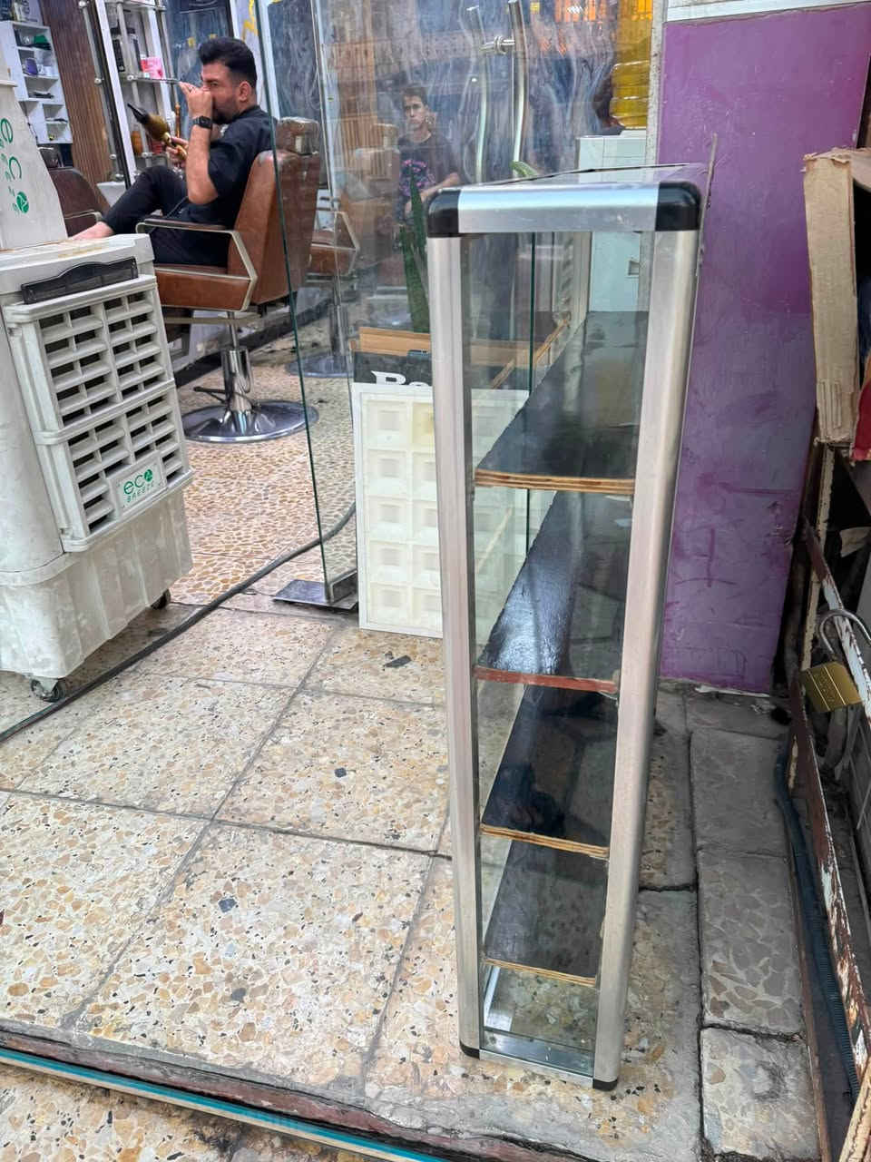 ميز تعليك نضيف وجديد كله جام وجاماته نضيفه عنوان مشتل شارع المطبك  واتساب ***********
