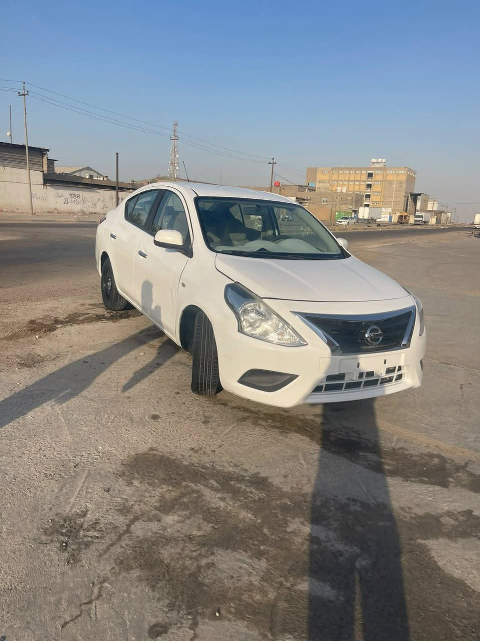 نيسان صني 2023 رقم اربيل ام البليته الزركه سياره مال دبي يجي بيه صبغ +بيه حادث جاملق وبنيد وبيه تعديل بل شاصي 
سياره ماشيه 22 كير محرك حداده  كفاله طخم تاير سياره رقم اربيل ابسم شركه تريد تحويل تريد وكاله سعره 98 وبيه مجال مكانه بصره حي الصدقاء ***********

