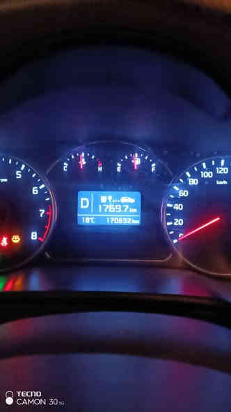 السلام عليكم كيا كارينز 2014 7ركاب  وارد خليجي كفاله عامه رقم بغداد مشروع وطني السياره باسمي ماشيه ١٧٠ الف السيارة بيها 3 وضعيات قياده كومفورت و ايكو و سبورت و السياره بالنسبه 2014 ماشيه قليل السعر ١٤٥ وبيها مجال قليل ***********
