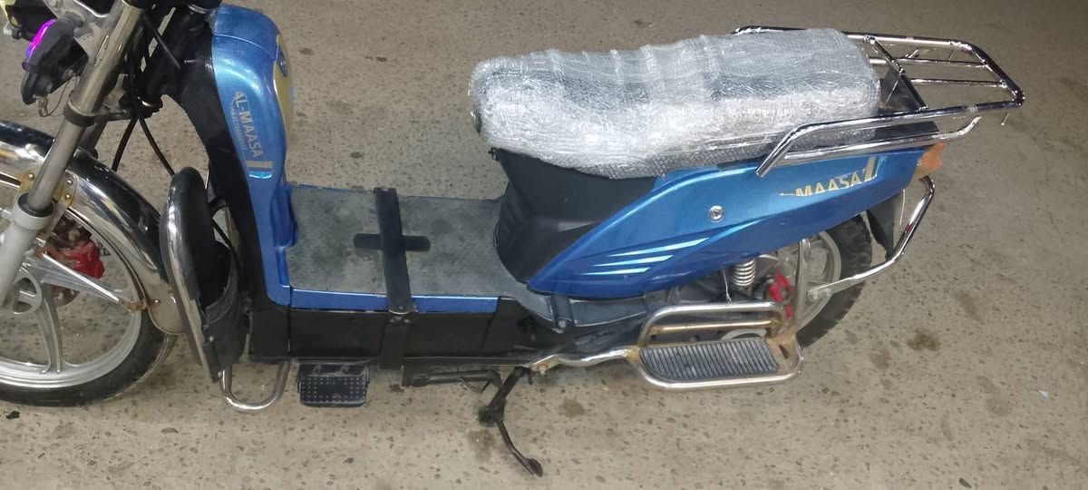 موطور هارلي نوعيه الماسه موديل 2024 نضام 5 بطاريات دبل كبار حجهن 36 امبير جدد لك  كلهن يقرن 10ونص وعل الفحص موطور جاهز من كلشي كهربائيته كله شغال لايت عالي ناصي زنون اشاير هورن كله شغال نضام بك رجوع للخلف نضام 4 كير موطور برغي نقص مابيه السعر 370 وبي مجال للشراي العنوان الفلوجة حي نزال يم الرعاية الاجتماعية *********** واتساب اتصال
