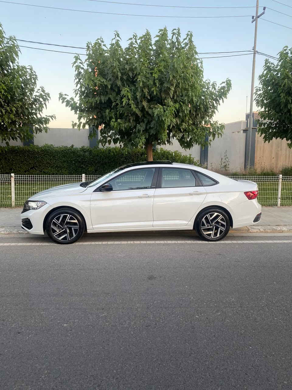 سلام عليكم           ‏🛑🛑🛑سعر 142🛑🛑🛑🛑
‏Jetta SEL 2025
‏مواصفات Sel 
ماشيا15 ميل
‏ ‏قطعتين صبغ ‏ ‏بونيت ‏و جاملج 
‏ إرباك ‏ستيرن و برده
مواصفات ‏ ‏أمريكي 
مكينه ١.٥ ‏توربو  
ويل حجم17 Sel”
‏كيج إلكتروني
‏بانوراما
‏ تبريد ‏لمس
‏بصمة 
‏تشغيل عن بعد
كاميره خلفيه
‏كشنات تدفئة 
‏ستيرن تدفئة
‏كشنات جلد ‏لونين
لايت زينون بيلادي
‏بوابة بشرط
‏رادار بشرط 
‏الراديترات بشرط بلادي
حجر صلنصة بشرط٪؜١٠٠
أي قلوب ماكو بشاشة١٠٠٪
رقم ‏أربيل
‏ليت داخل ‏بلادي ١٠ ‏ألوان
كير ومكينة ‏بشرط ‏١٠٠٪؜
رقم الشاصي 3VWSX7BU8SM021320
‏سعر148
عنوان سيارة اربيل 

رقم موبايل0️⃣7️⃣5️⃣0️⃣7️⃣1️⃣9️⃣3️⃣8️⃣0️⃣8️⃣


**إذا كنت صاحب هذا الإعلان وتريد حذفه لأي سبب، رجاءا أرسل رسالة إلى الدعم الفني**