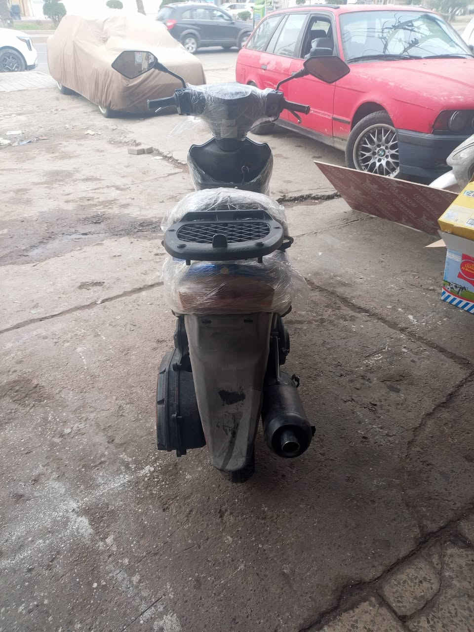 .سلام عليكم عندي دراجه للبيع نضيففه نضافه فول تايرات جدد باتري جديد كهربائيات كله  برغي نقص مابيه سلف هندى السعر 200 قفل العنوان بغداد حي سومر شارع المدارس رقمي ***********
