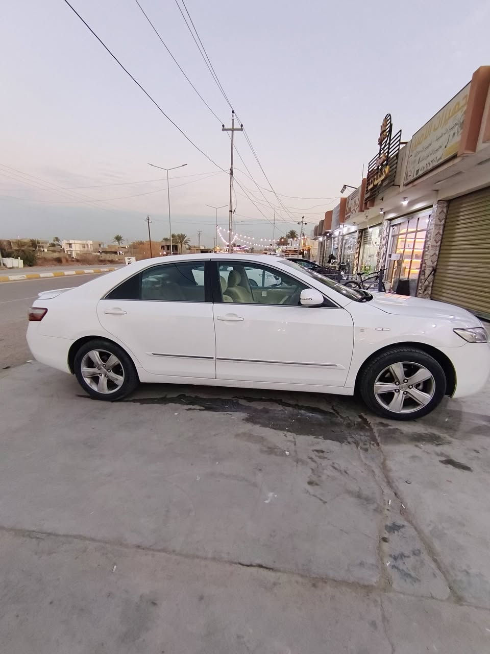 سلام عليكم للبيع كامري موديل 2009رقم اربيل الدولي هزه وسنويه جديده سياره فول مواصفات واحد علا واحد سياره كفاله عامه عدا صبغ شغلت شبر مو كثر بل حافه مال البنيد السعر 130بيه مجال الاتصال ‏‪0787 900 7162‬‏ مكان سياره الانبار الرمادي جويبه
