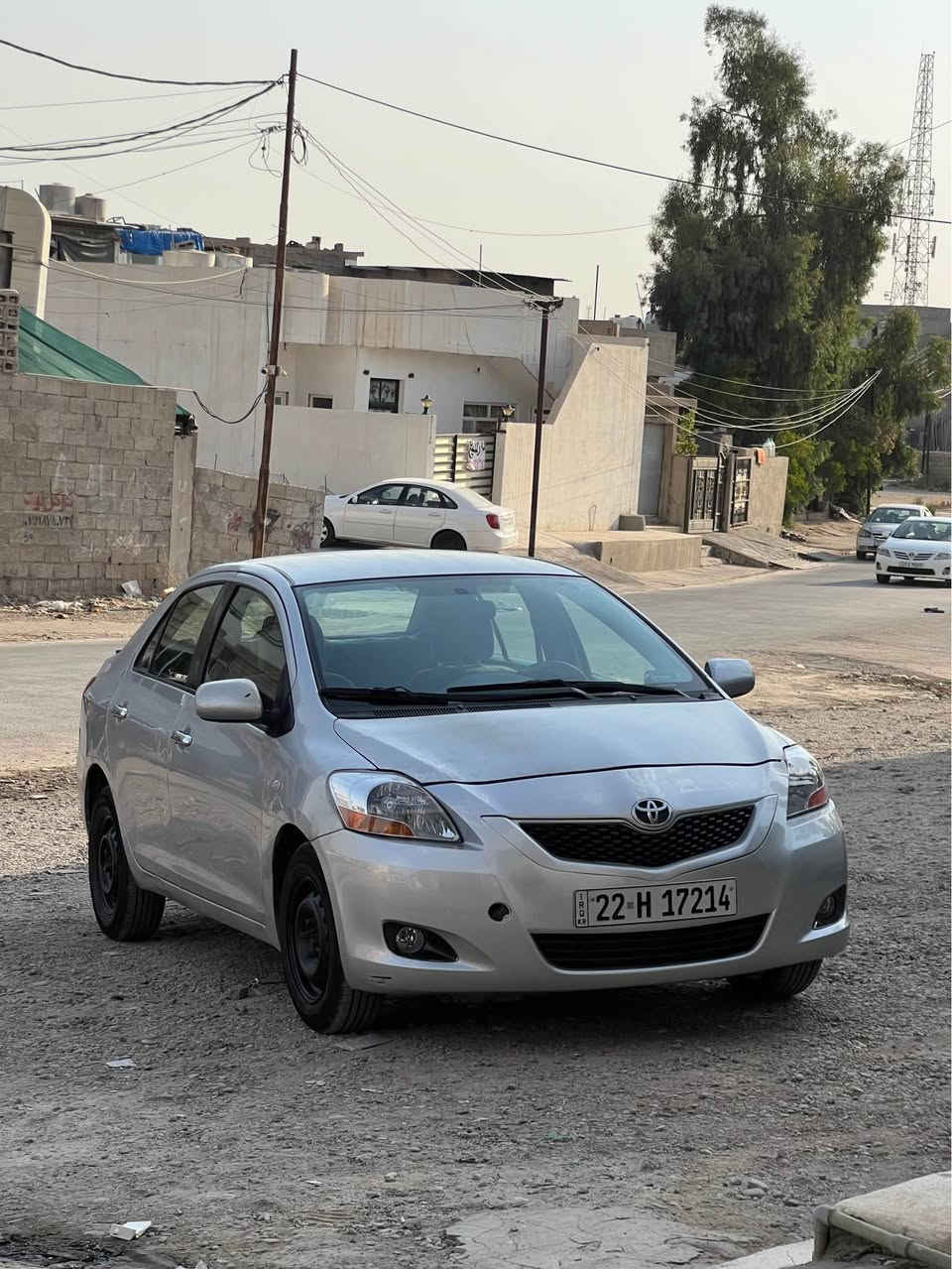 سلام علیک یارس ٢٠٠٨ تۆماتیک سێ پارچەی بۆیاخە بێ ناوگردن چوار تایە تازە پیتاقەی بەنزینی هەیە شوێن کەرکوک 
سعر ٦٨ تۆزێک معامەلە 
*********** كركوك, العراق

