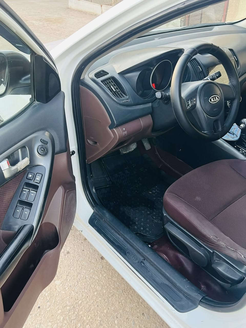 السلام عليكم سيراتو خليجي مديل 2012رقم سلمانيه مميز تريد تحويل تريد وكاله ماشيه 139حقيقي  كير مكينه حداده كفاله دواخل ماروني مكاني بصره رقم الهاتف *********** السعر 108
