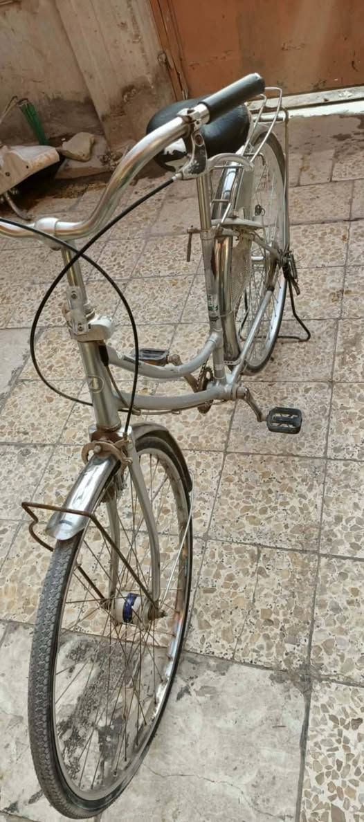 بايسكل للبيع سعر 40 مكان حي النضال ***********
