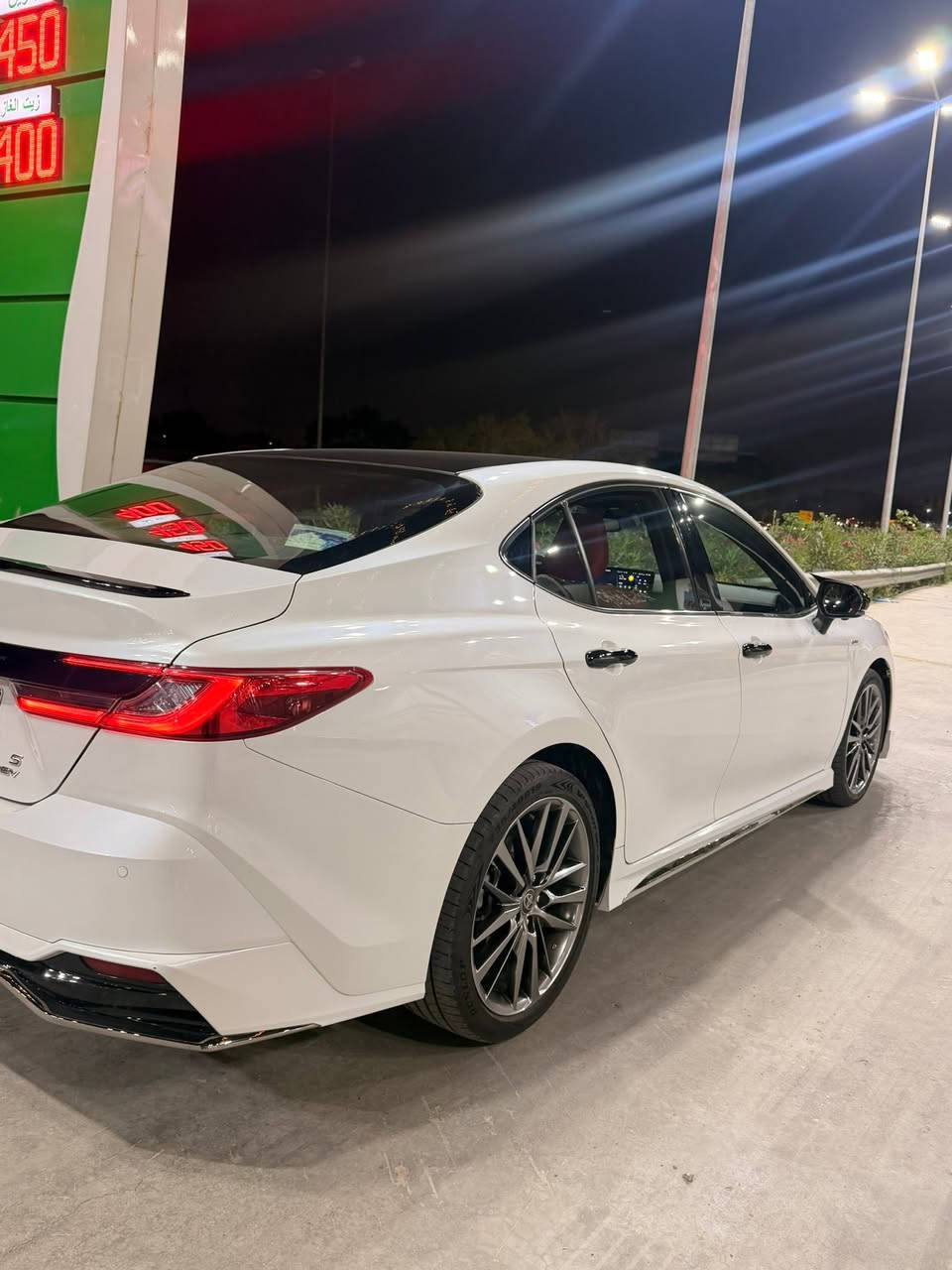 💙 تويوتا كامري
🚗 TOYOTA CAMRY HYBRID 2025

🔹 الموديل: 2025
🔹 المحرك: 2.0 لتر – 4 سلندر
🔹 النظام: هايبرد
🔹 التجميع: ياباني – تجميع الصين

المواصفات:

💎 سقف بانوراما
💎 أريل نفكيتر
💎 حساسات أمامية وخلفية
💎 رادار
💎 لايت زينون + LED
💎 كشافات أمامية
💎 بك لايت LED
💎 جنوط قياس 19 (235/40R19)
💎 حساسات ضغط الإطارات
💎 إشارة بالمرايا الجانبية
💎 مرايا قابلة للطي كهربائياً
💎 ماسحة خلفية
💎 9 وسائد هوائية (Airbags)
💎 نظام مانع انغلاق الفرامل ABS
💎 هاند بريك كهربائي
💎 نظام مانع الانزلاق
💎 تحديد المسار
💎 عداد ديجتل
💎 شاشة Apple CarPlay
💎 كاميرات 360 درجة (5 كاميرات)
💎 مثبت سرعة Cruise Control
💎 أوامر صوتية
💎 بلوتوث
💎 منافذ طاقة
💎 أوضاع قيادة Drive Mode
💎 Auto Hold
💎 مقاعد جلد كهربائية
💎 تبريد للمقاعد
💎 مقصورة تتسع لـ 5 ركاب
💎 حاملات أكواب
💎 تطعيم داخلي ألمنيوم
ماشيه 15 قبله لزياده
بيه شبر بارد بل صندوك
📞 للتواصل
📍 شارع فلسطين 
📞 ***********
