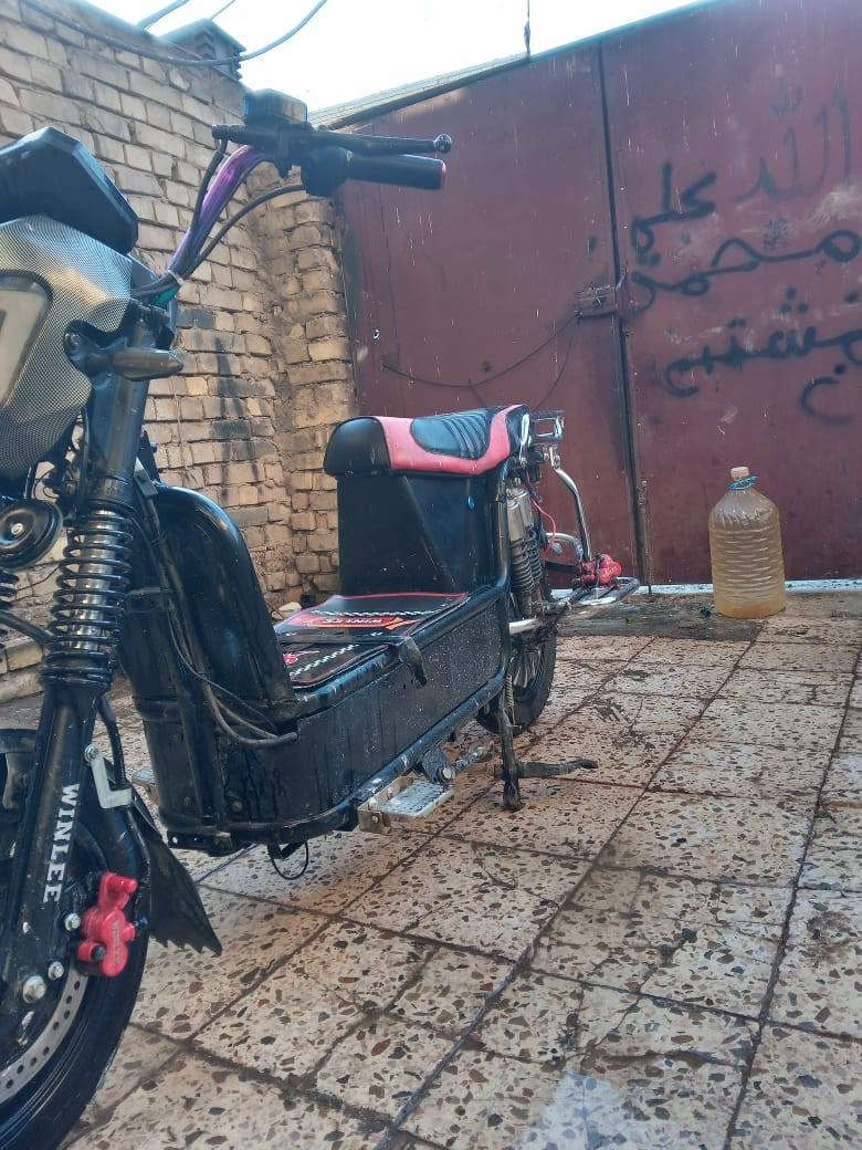 سلام عليكم من رخصة الادمن دراجه شحن للبيع مكاني حي أور السعر 450 الف رقم ***********
