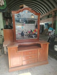 ميز تواليت • درجة أولى • الكوت سوق القصابين