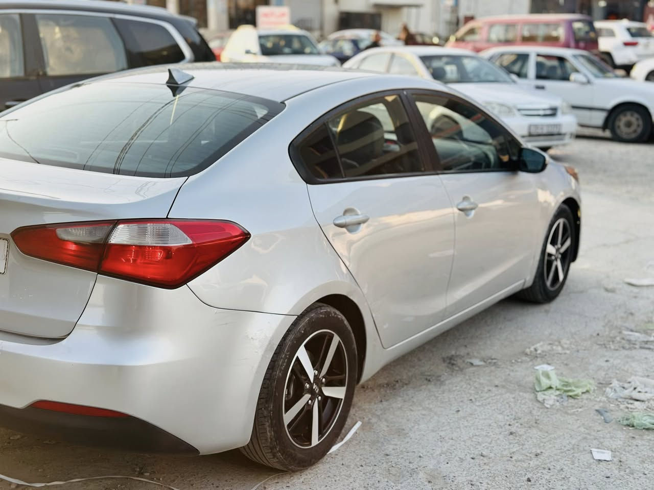 سلام عليكم لبيع فورتي 2016 وارد أمريكي ( كندي )
رقم بابل الدولي سنويه لل 27  تحويل مباشر سياره نضيفه وجاهزه من جميع النواحي ماشيه 152 ميل 
((بيها صبغ بنيد و صفحه السكن بيها كلير بدون دواخل شواصي لغود مكفول )) 
محرك 2000 دوش كير At بلادي محرك كير حداديه تبريد كلها جاهزه وجيد جدا 
مواصفاتها
((  شاشه تاب كامره دواره تحكم استرين جهتين نضام ECO اقتصاد بانزين كشافات اماميه ))
والسياره جاهزه من جميع النواحي ونضيفه وكاعده كلش بل شارع 

السعر 108 وبيها مجال حك الجيه 
للاستفسار *********** 

الموشراي لا يضل ابكيفه ينطي أسعار والسوك كلشي بس والسياره محد يعرف قيمتها بس الجناي وبل حقيقه احلا من الصور وحلالي عزيز مثل ما انته عزيز
