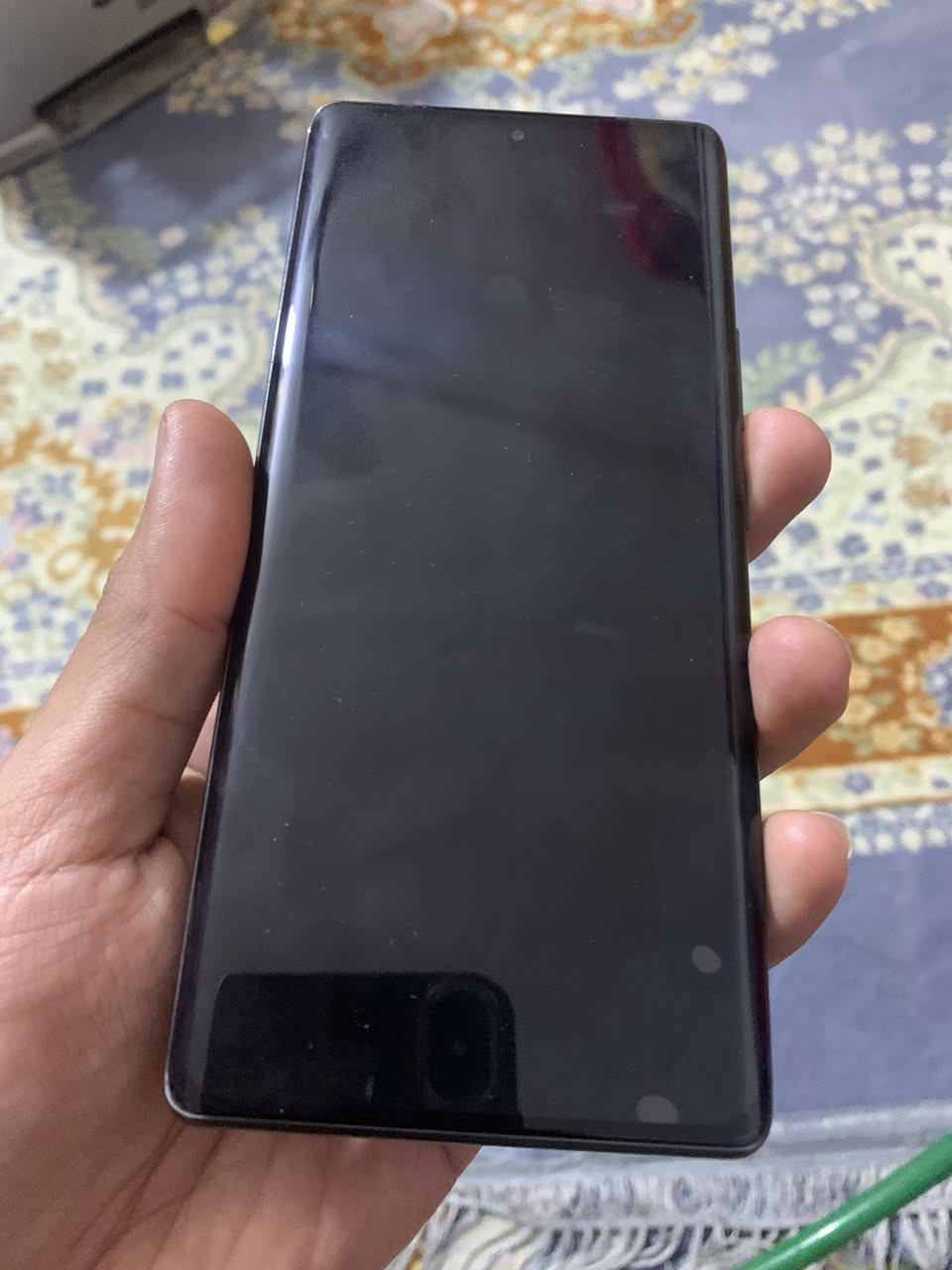 السلام عليكم
جهاز انفنكس زيرو 40 فور جي 

ذاكره 512 عملاقه 

عشوائي 8+5 يعني 13 

شاشه منحنيه 

معالج جي 100 

كامره 108 + 50 

بطاريه 5000 عملاقه 

دبل سيم كارت 

جهاز راقي وجديد جدا 

كفرات عدد 2 ولاصق شاشه اصلي 

السعر 250 الف 

بغداد مدينة آلصدر 

توصيل ماكو


**إذا كنت صاحب هذا الإعلان وتريد حذفه لأي سبب، رجاءا أرسل رسالة إلى الدعم الفني**