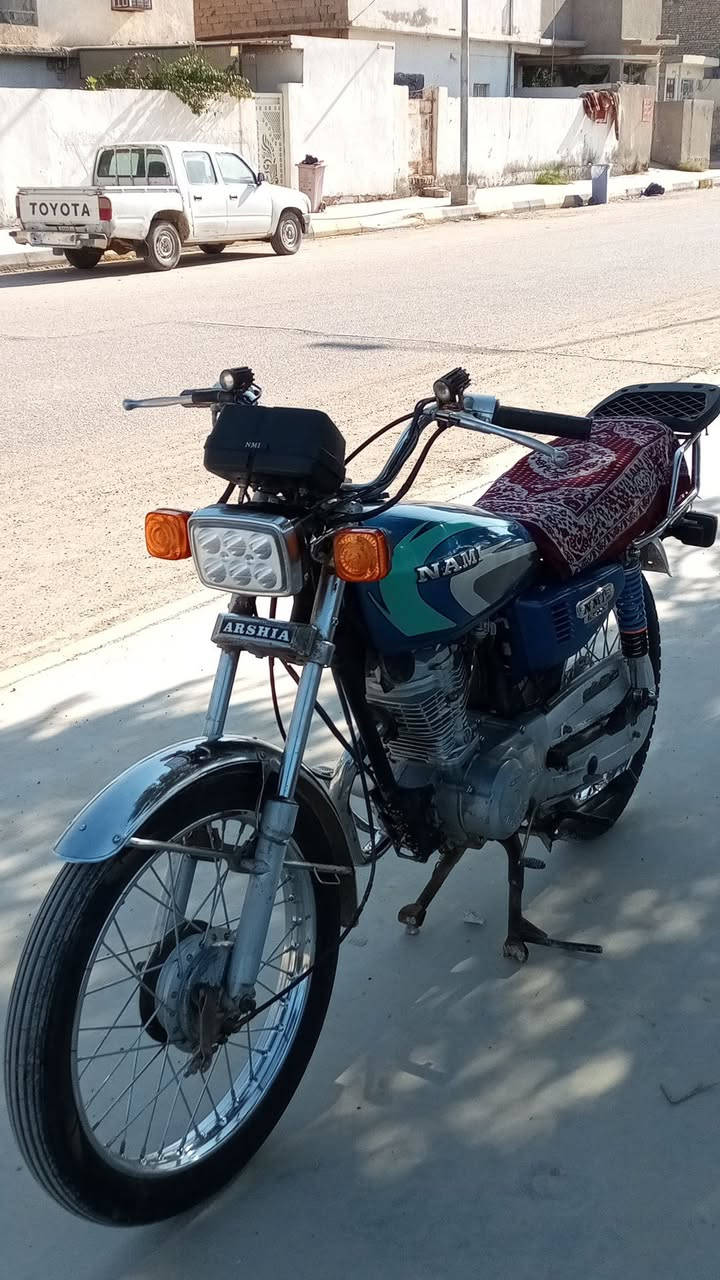 السلام عليكم دراجة للبيع مكينة ارشة الدراجة نضيفة كلشي شغال بس الاوراق ضاعت اتعهدلك سرقة السعر 400 وبي مجال (***********)
