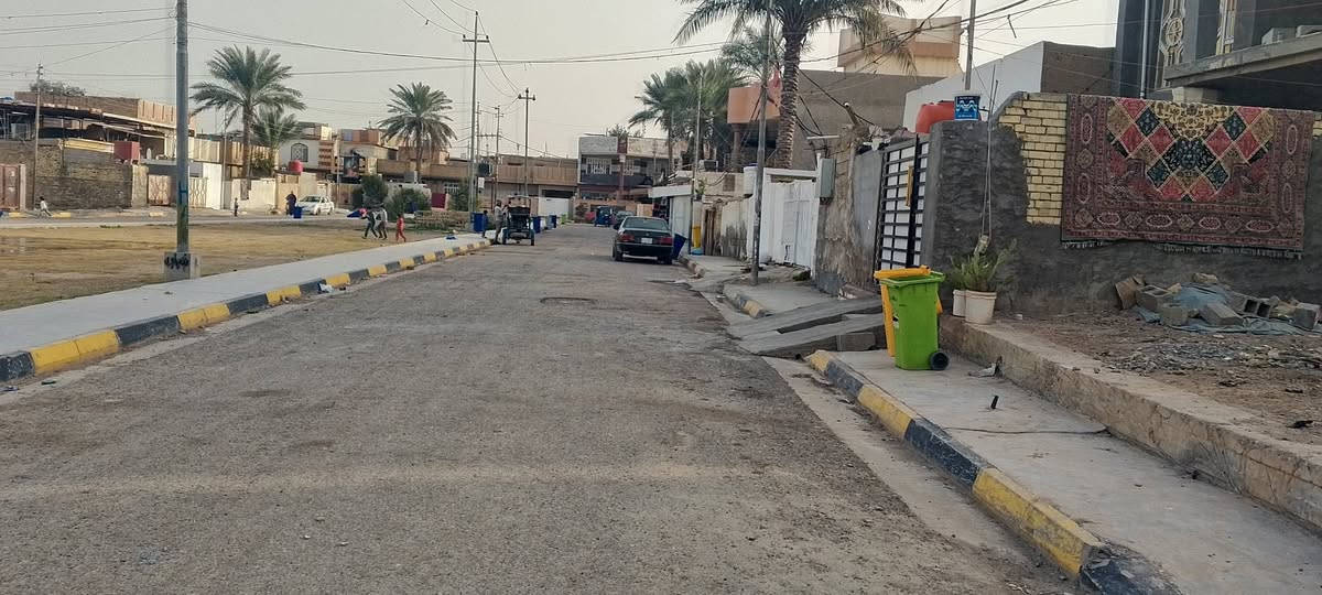 #قطعه #ارض #للبيع
200 متر #المساحه
#واقع الحال اكثر من 250 متر 
#منطقه حي العسكري/ #جهه ابو اجمل
#مقابيل القطعه منتزه
#يتوفر ماء وكهرباء ومجاري وتبليط
#تحويل مباشر 
#للاستفسار الاتصال على الارقام التاليه 
***********
*********** 
*********** #واتساب
#او مراجعه مكتب واحد عقار 
#عنوان/#المكتب محافظه واسط قضاء العزيزيه منطقه حواس نزله حسينيه محمد داوود
