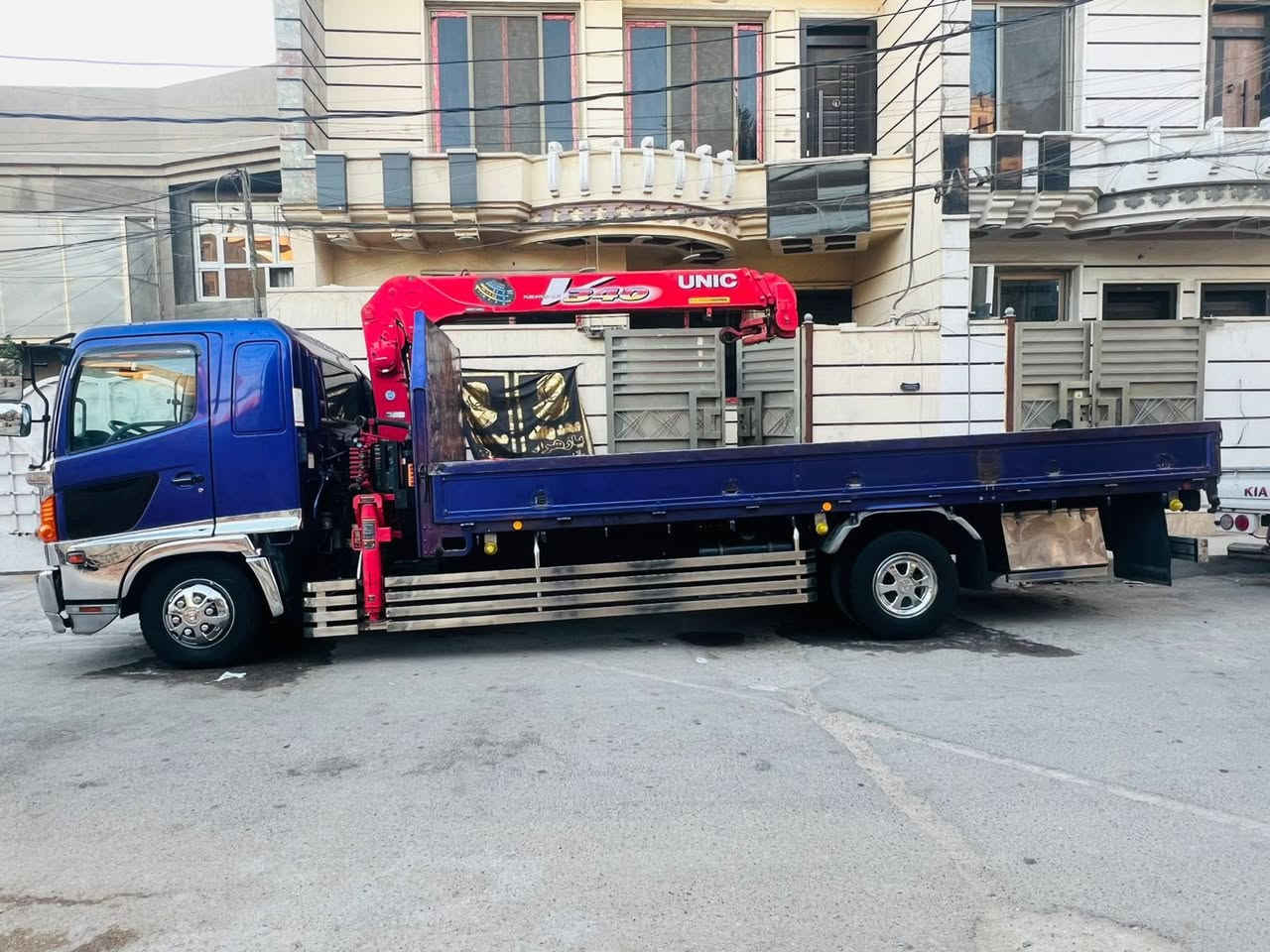 السلام عليكم هينو شيطان كرين دخول جديد محرك خمسه سلندر سوبر السياره جديده ومكفوله كفاله عامه  كرين عليها يونك سلايتين وطولها 6 وربع بلادي والشاصي مكفول حتى من الصبغ 
***********
***********
