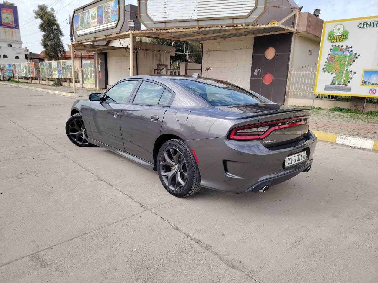 الموديل 2018  
لون نفطي 
‏رقم سليمانية 
تايرات جدد    
‏‎المحرك : V6.  3.6L 
‏‎سياره جديده ونظيفة بدون مصروف 
‏‎شاشه كبيرة مع نظام ملاحة GPS 
‏‎ مقعد امامي كهربائي 
‏‎ حساسات مع مانع تصادم خلفي . 
‏‎ تشغيل عن بعد 
‏‎ محدد سرعة 
‏‎ ‏‎كاميرا خلفية
ضرر موضح في الصور 
السعر 230 
رقمي *********** اني مكلف بنشر خابر ابو سياره كركوك, العراق
