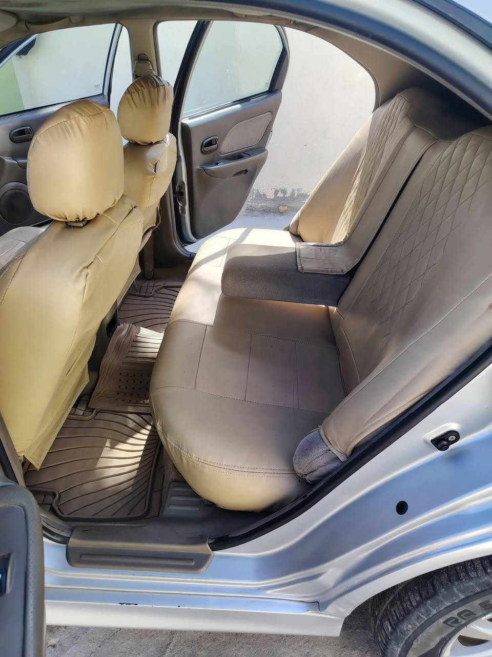 السلام عليكم سوناتا وفود موديل2006 خليجي  رقم يصره بسمي مداور ثاني يوم مكينه 2700بلادي شرط المكينه سليفون ع السيسي تحاسبني عليهه  السياره كير مكينه حداديه تخم تاير تبريد ثلج تدفئه +تدفئه مري السياره جاهزه للاخير ومعروفه باقي تفاصيله شاشه كامره دواره سستم صوت مكاني بابل السعر 63وبيه مجال ***********📞
