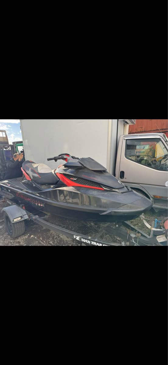 سلام عليكم للبيع جت سيدو 260 حجم  وارد ياباني  استوه وصل  نازل بلعراق فقط ٧ مرات  ماشي ٥٥ ساعه  الجت كلش جديد كفاله من اي فتح  مع عربانه اصليه  اسود لون. 

يحتوي ع بك + بريك  

للستفسار / ***********

عنوان بصره / دور ظباط البصرة, العراق
