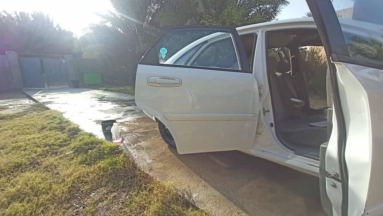 سلام عليكم عندي اوبترا 2011 بيع او مراوس حسب القناعه سياره حلوه ونضيفه محرك وكير خير  من الله تبريد شغال باتري تايرات جديده السياره بيها قطعه نص صبغ مقفوله من التبديل من والضربه وسعر السياره 75 بيها مجال السياره رقم كربلاء باسم واحد عرف ومضمون مكان سياره كربلاء طويريج ناحيه الخيرات رقم الهاتف *********** وبالعافيه علي اخذها
