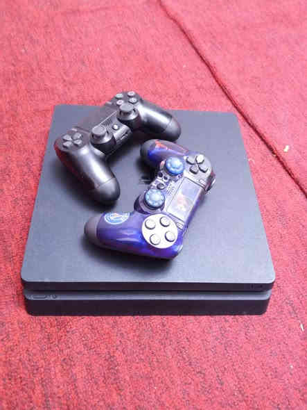 سلام عليكم بلي 4سلم مهكر نضام 11.0 لوك ستيكر جهاز نضيف وبيه 7 العاب قويه ذاكره 500 جوستك عدد 2 وكامل ملحقاته وياه يوبيس 850 السعر 375 وبيه مجال شراي يجي خاص او يتصل او يجي واتساب ***********
مكان ناصريه زدريناويه
